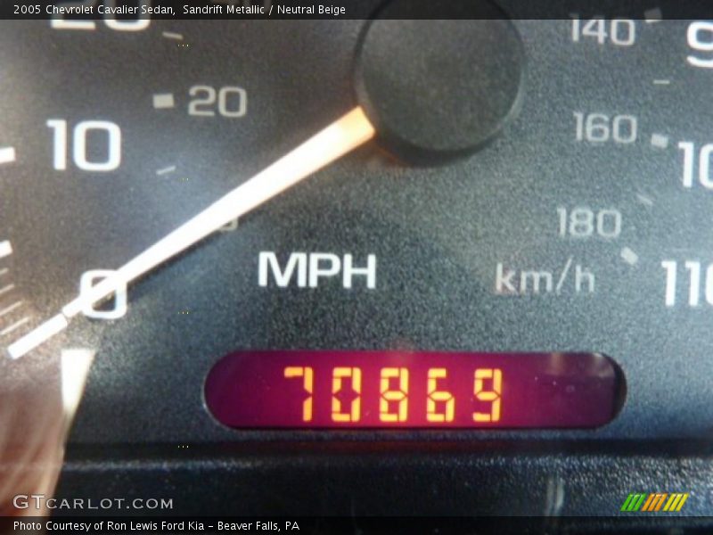 Sandrift Metallic / Neutral Beige 2005 Chevrolet Cavalier Sedan