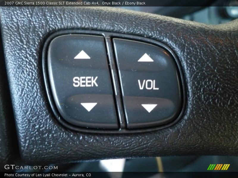 Controls of 2007 Sierra 1500 Classic SLT Extended Cab 4x4