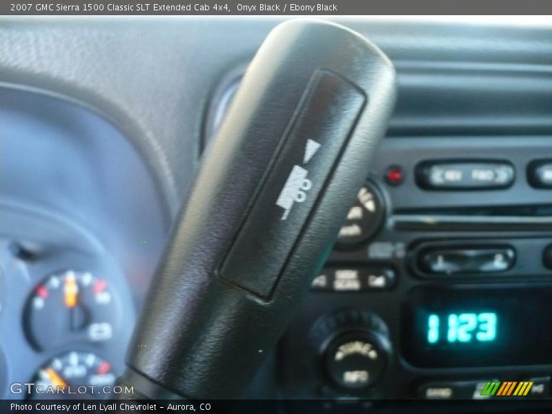 Controls of 2007 Sierra 1500 Classic SLT Extended Cab 4x4