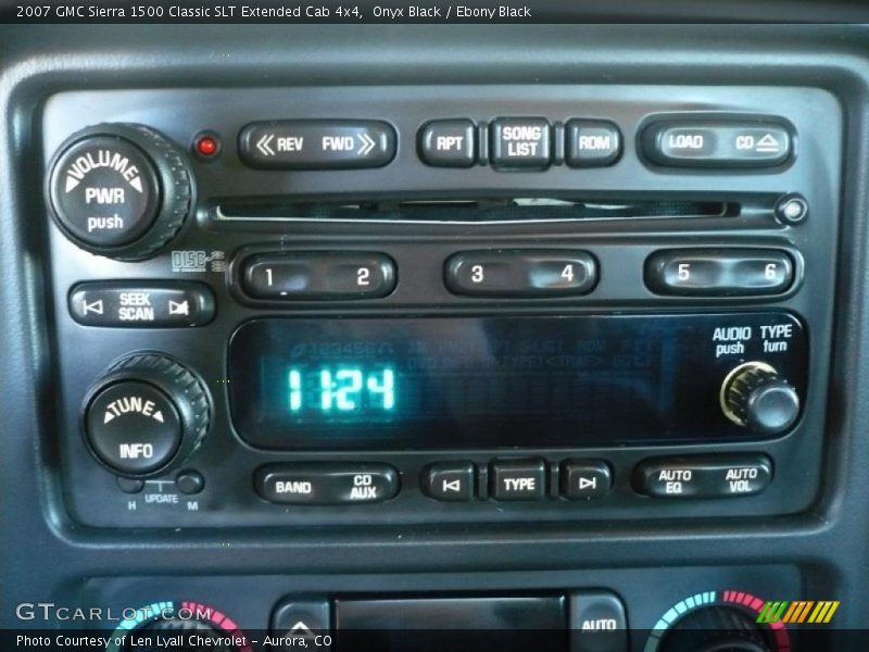 Controls of 2007 Sierra 1500 Classic SLT Extended Cab 4x4