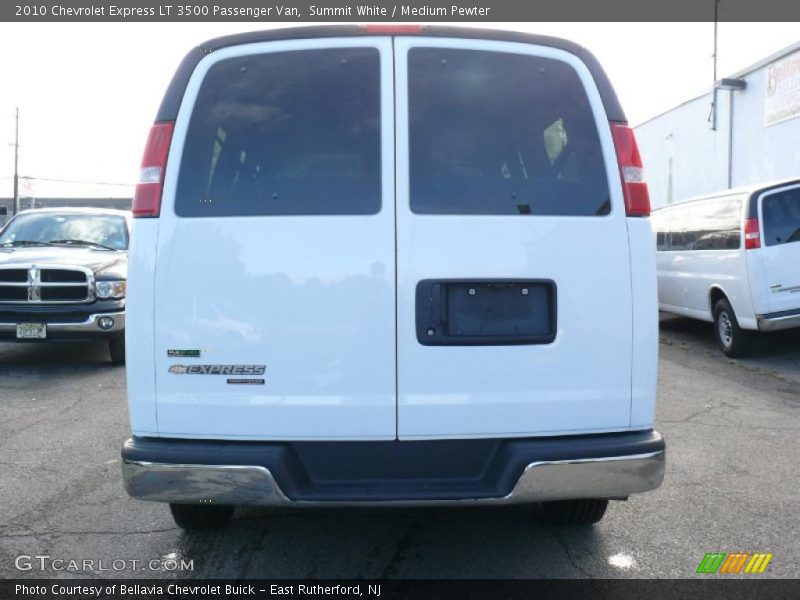 Summit White / Medium Pewter 2010 Chevrolet Express LT 3500 Passenger Van