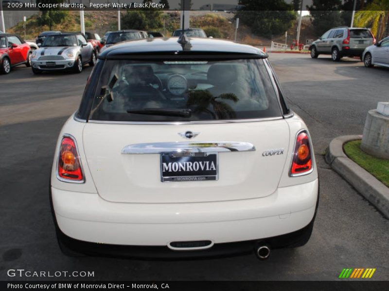 Pepper White / Black/Grey 2009 Mini Cooper Hardtop