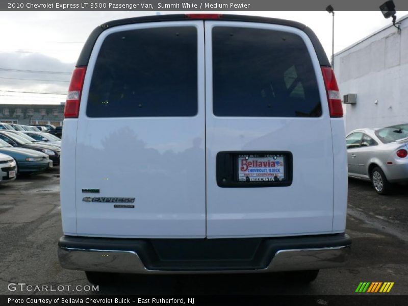 Summit White / Medium Pewter 2010 Chevrolet Express LT 3500 Passenger Van