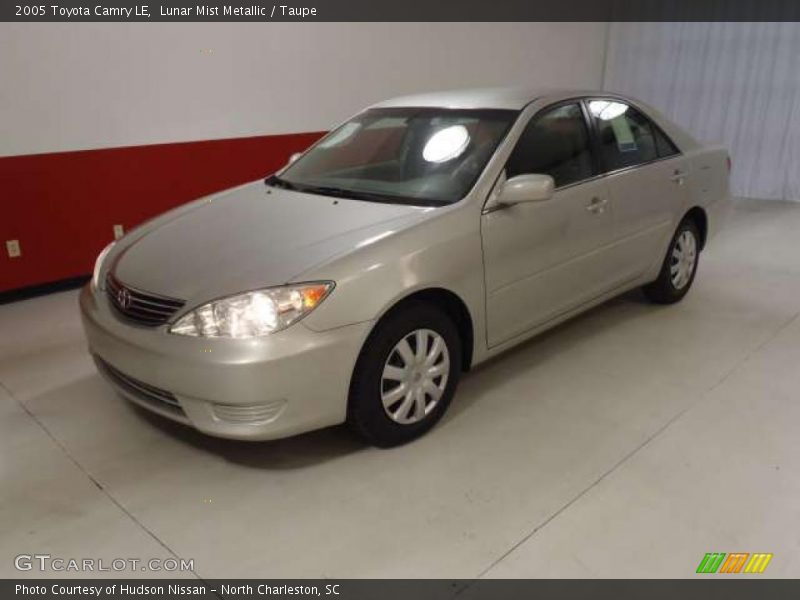 Lunar Mist Metallic / Taupe 2005 Toyota Camry LE