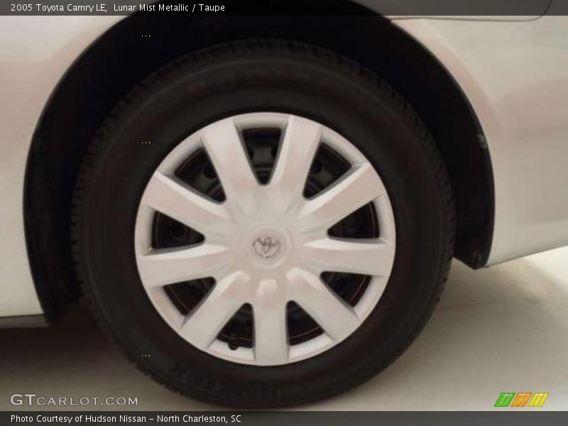 Lunar Mist Metallic / Taupe 2005 Toyota Camry LE