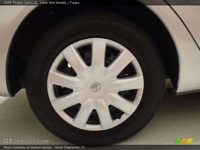 Lunar Mist Metallic / Taupe 2005 Toyota Camry LE
