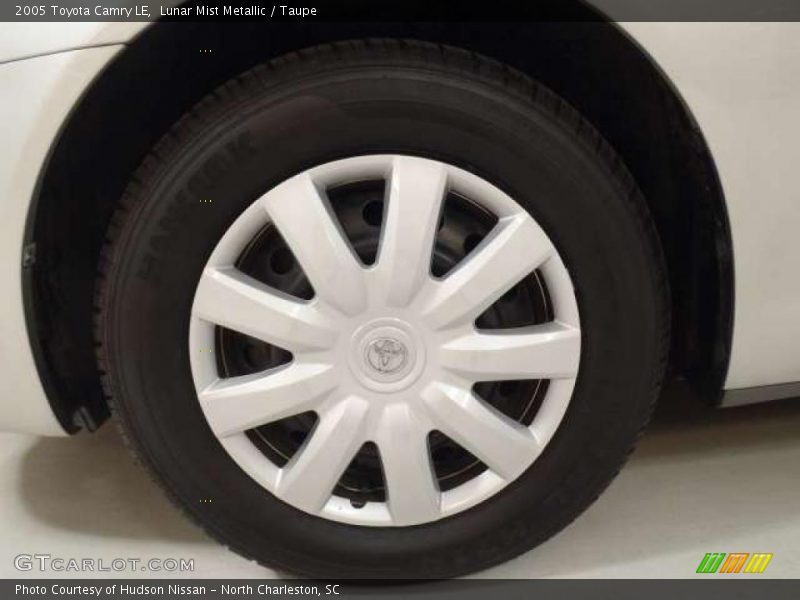 Lunar Mist Metallic / Taupe 2005 Toyota Camry LE