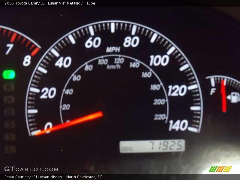 Lunar Mist Metallic / Taupe 2005 Toyota Camry LE