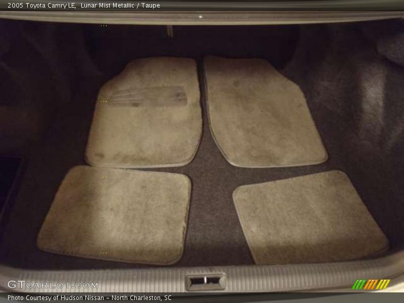Lunar Mist Metallic / Taupe 2005 Toyota Camry LE