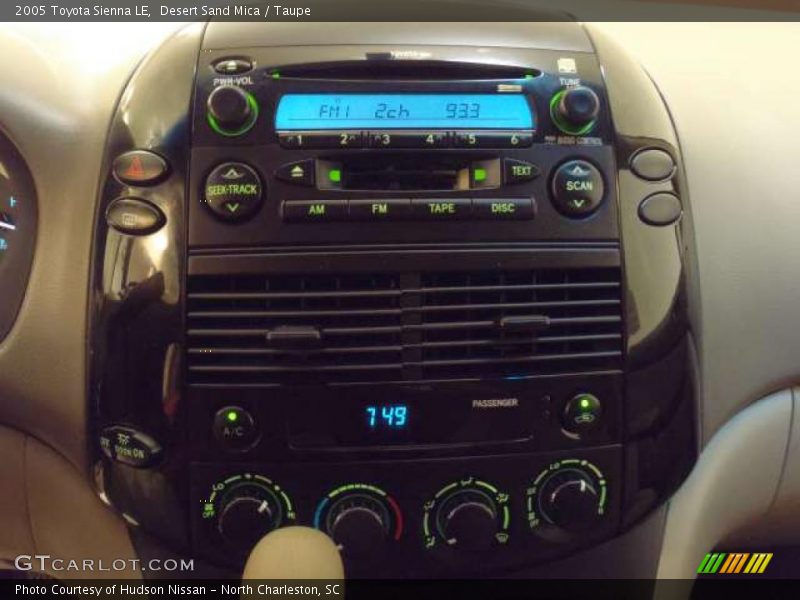 Desert Sand Mica / Taupe 2005 Toyota Sienna LE
