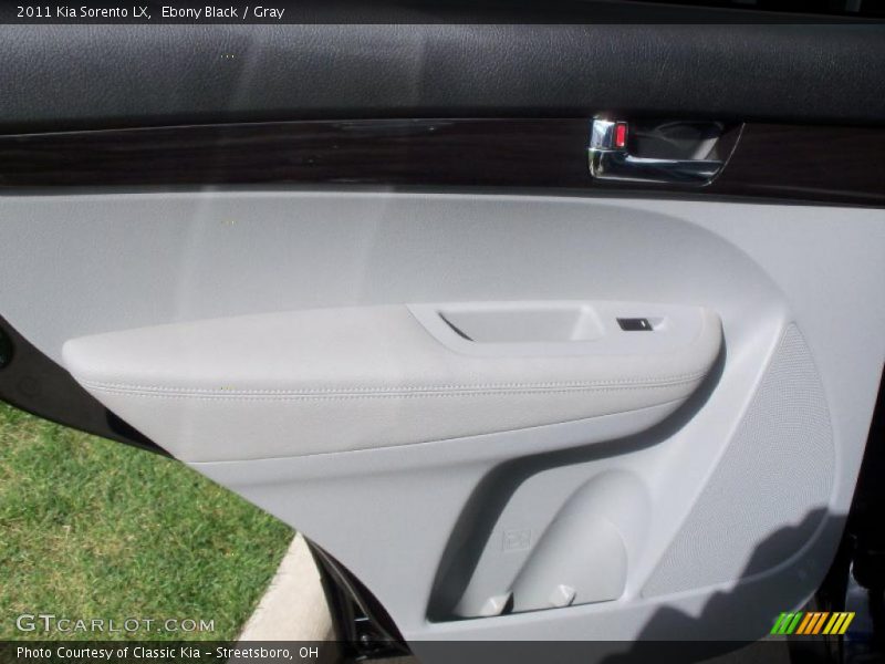 Ebony Black / Gray 2011 Kia Sorento LX