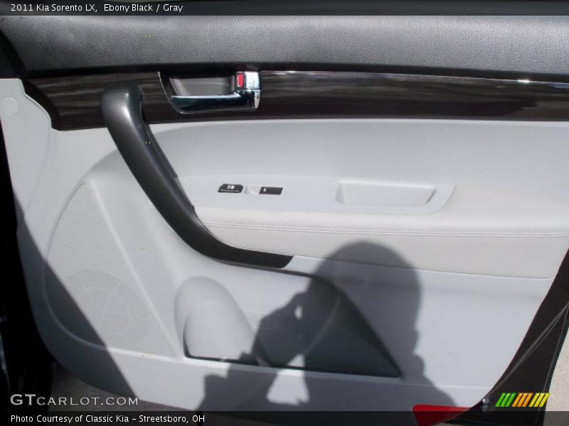 Ebony Black / Gray 2011 Kia Sorento LX