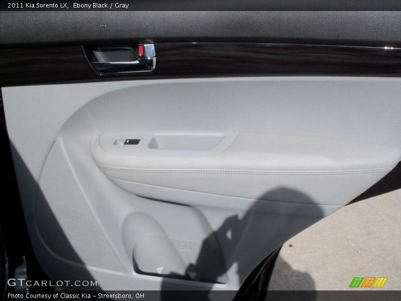 Ebony Black / Gray 2011 Kia Sorento LX
