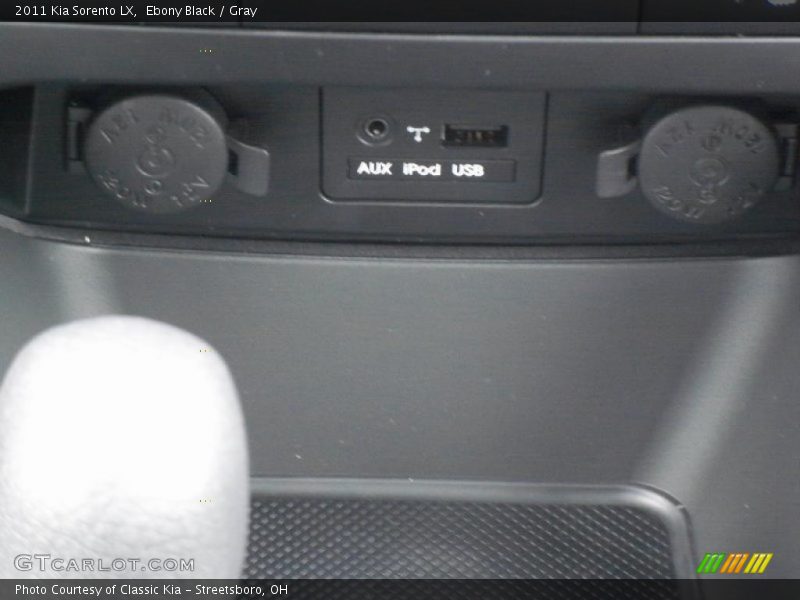 Ebony Black / Gray 2011 Kia Sorento LX