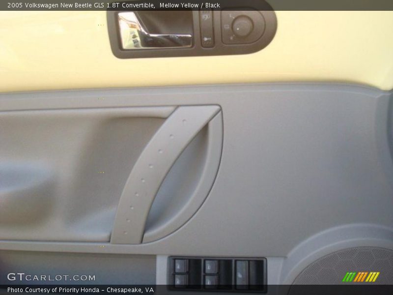 Mellow Yellow / Black 2005 Volkswagen New Beetle GLS 1.8T Convertible
