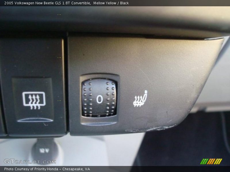 Mellow Yellow / Black 2005 Volkswagen New Beetle GLS 1.8T Convertible