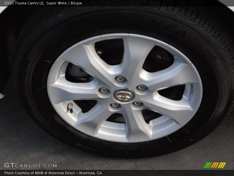 Super White / Bisque 2010 Toyota Camry LE