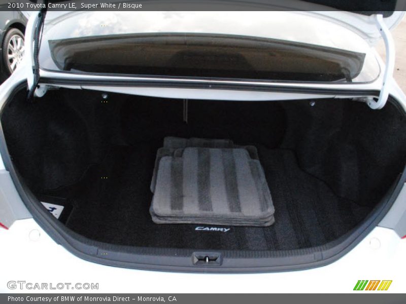 Super White / Bisque 2010 Toyota Camry LE