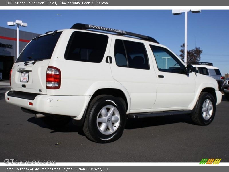 Glacier White Pearl / Charcoal 2002 Nissan Pathfinder SE 4x4