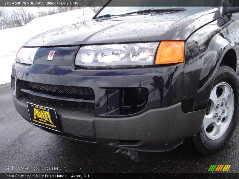 Black Onyx / Gray 2004 Saturn VUE AWD