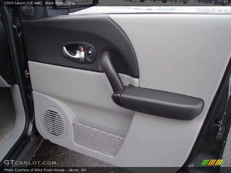 Black Onyx / Gray 2004 Saturn VUE AWD