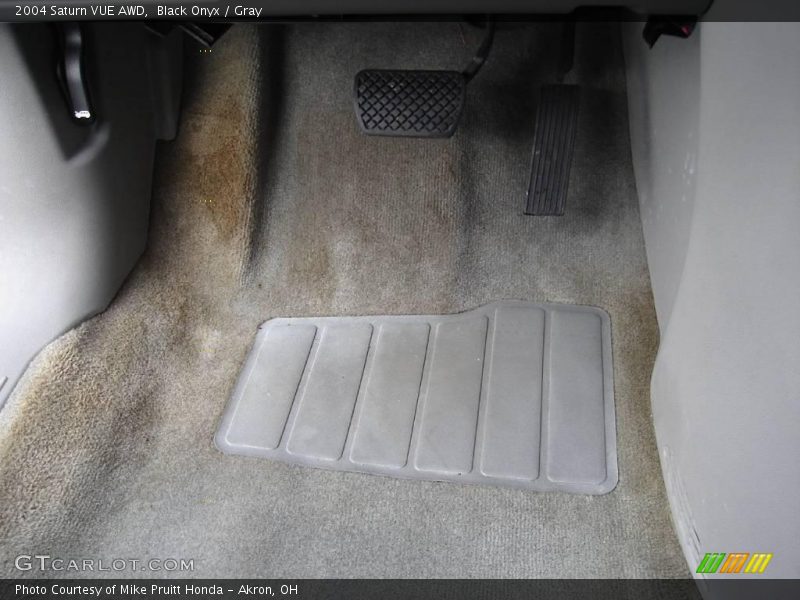 Black Onyx / Gray 2004 Saturn VUE AWD
