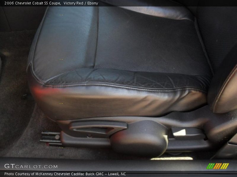  2006 Cobalt SS Coupe Ebony Interior
