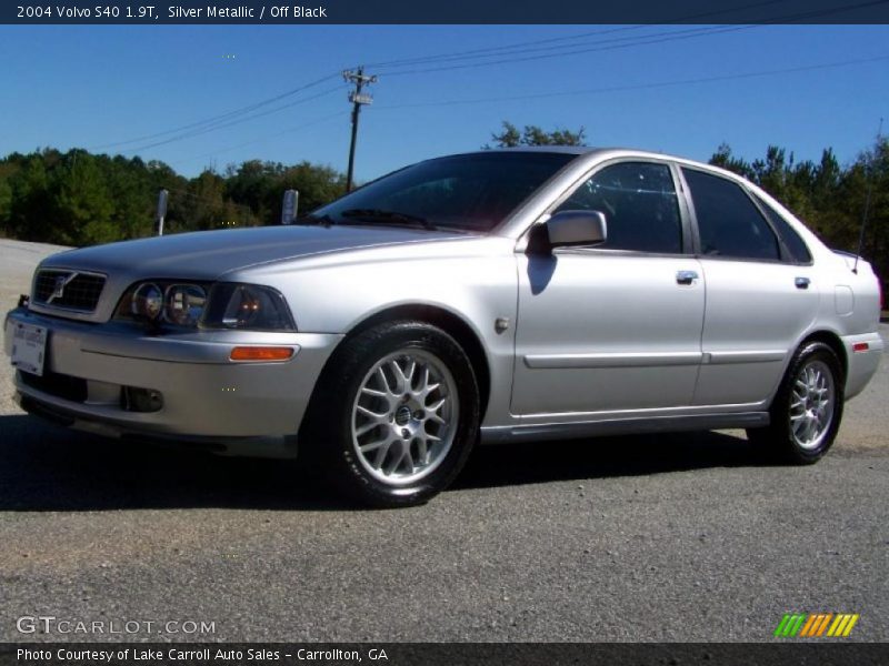 Silver Metallic / Off Black 2004 Volvo S40 1.9T