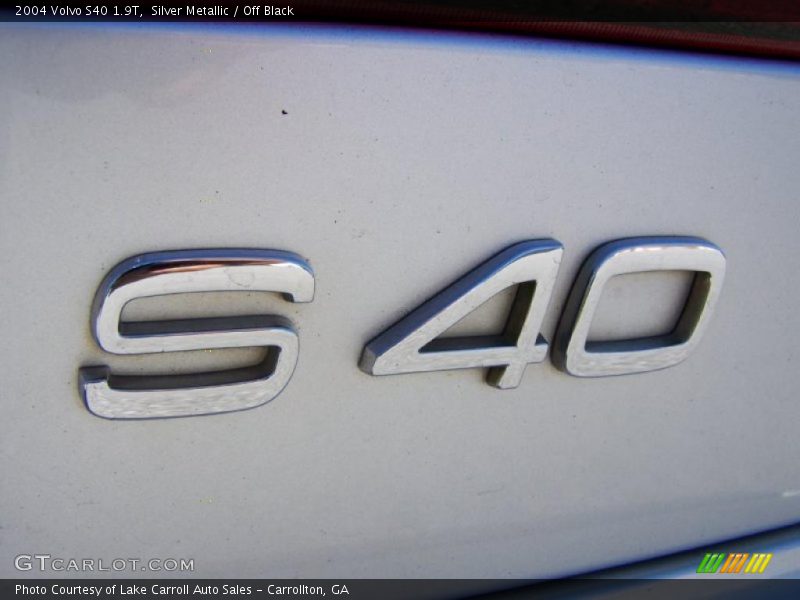Silver Metallic / Off Black 2004 Volvo S40 1.9T