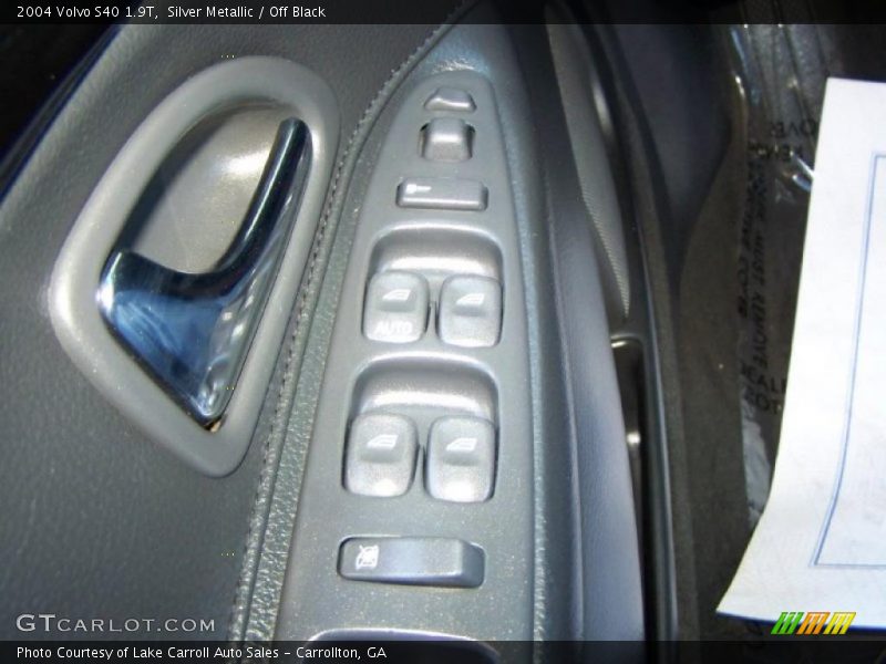 Silver Metallic / Off Black 2004 Volvo S40 1.9T