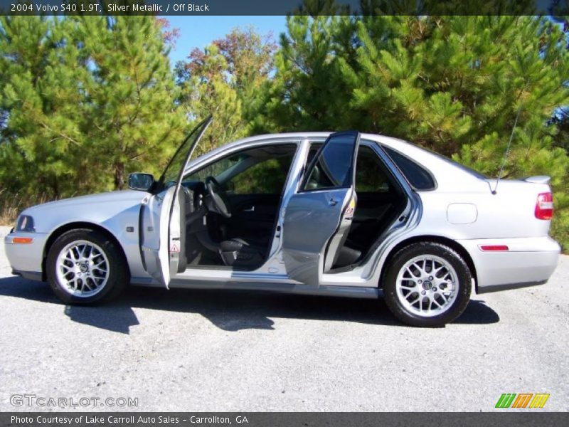 Silver Metallic / Off Black 2004 Volvo S40 1.9T
