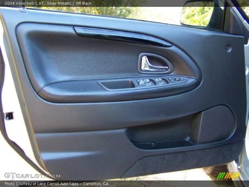 Silver Metallic / Off Black 2004 Volvo S40 1.9T