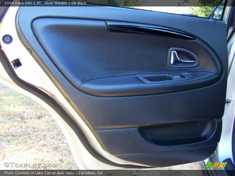 Silver Metallic / Off Black 2004 Volvo S40 1.9T