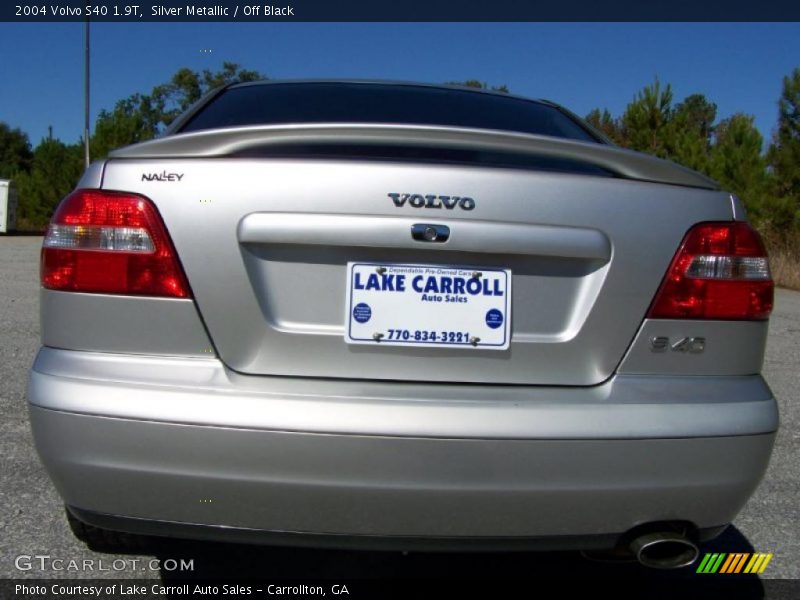 Silver Metallic / Off Black 2004 Volvo S40 1.9T