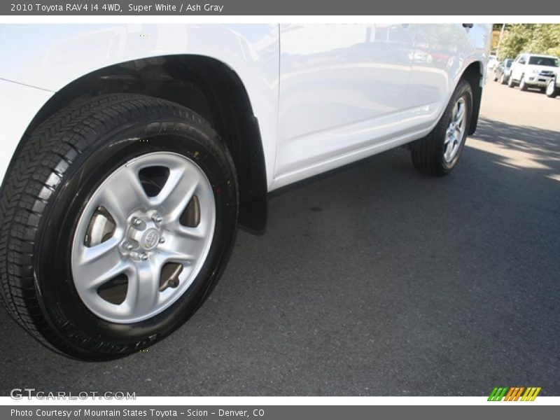 Super White / Ash Gray 2010 Toyota RAV4 I4 4WD