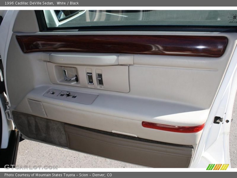 White / Black 1996 Cadillac DeVille Sedan