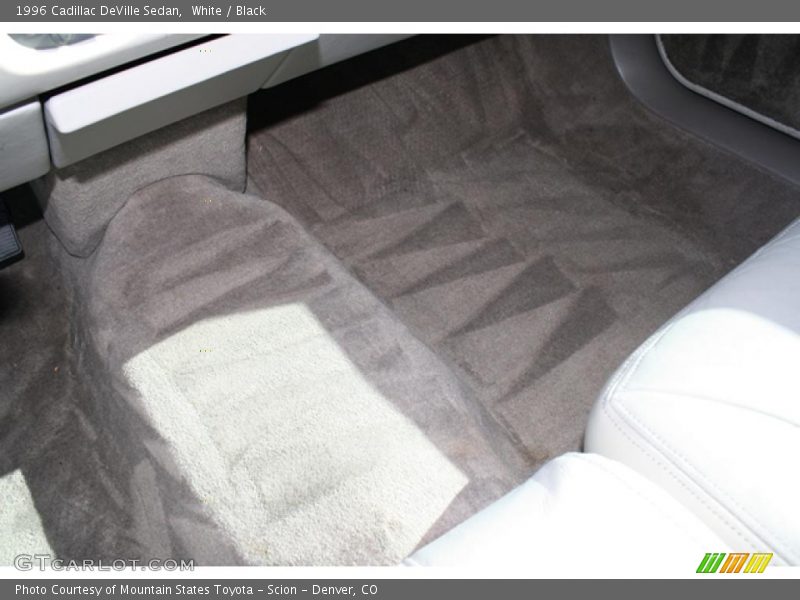 White / Black 1996 Cadillac DeVille Sedan