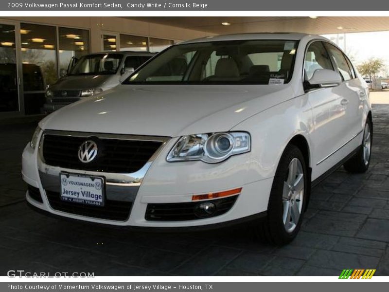 Candy White / Cornsilk Beige 2009 Volkswagen Passat Komfort Sedan