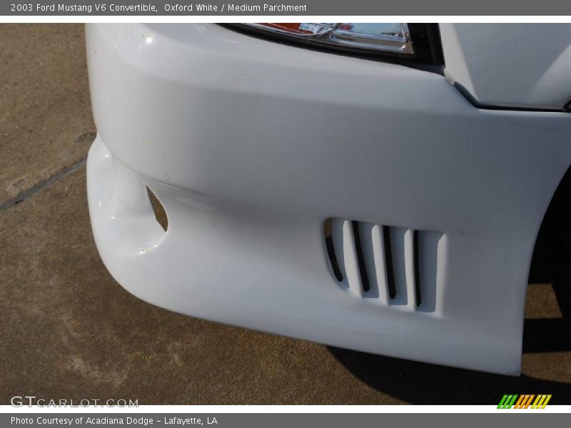 Oxford White / Medium Parchment 2003 Ford Mustang V6 Convertible