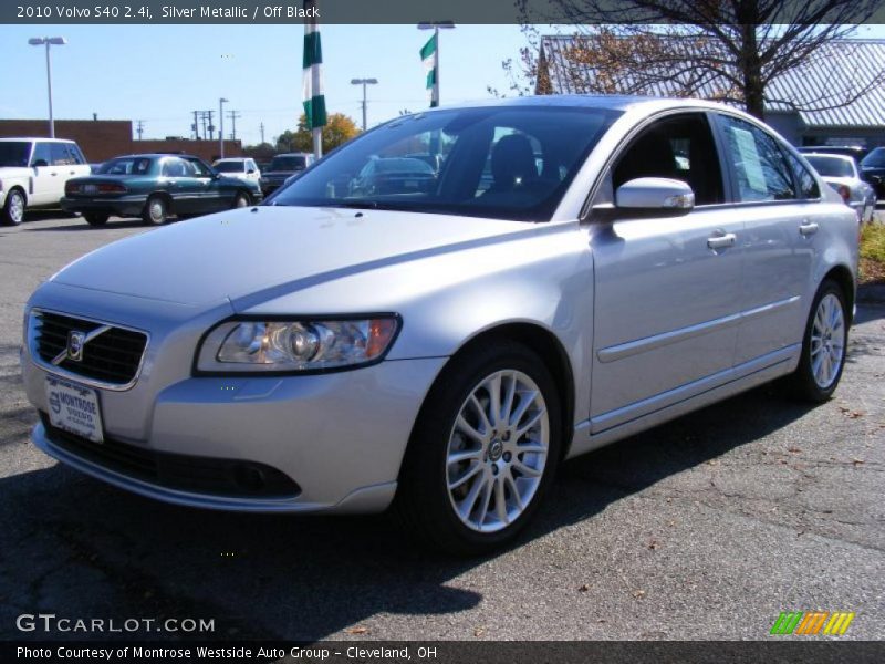 Silver Metallic / Off Black 2010 Volvo S40 2.4i