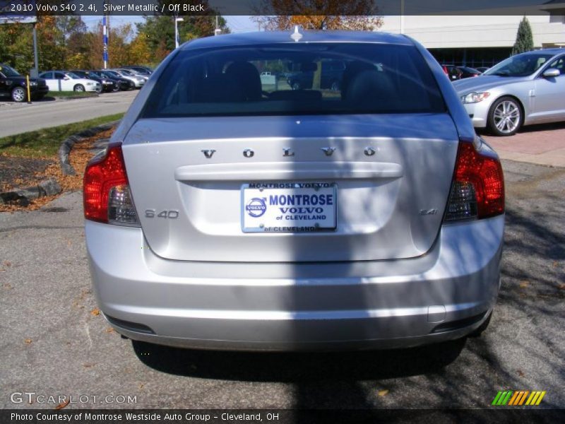 Silver Metallic / Off Black 2010 Volvo S40 2.4i