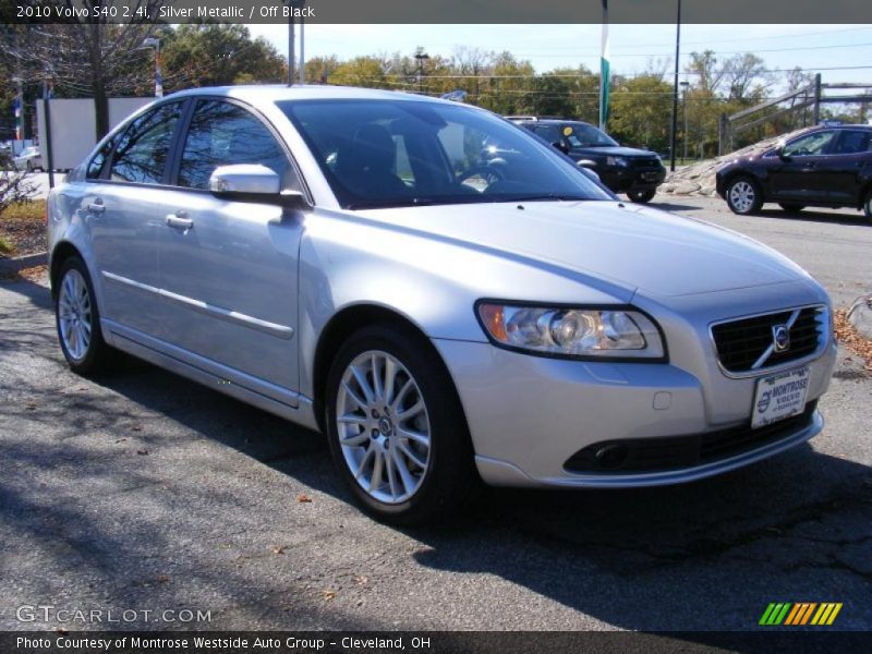 Silver Metallic / Off Black 2010 Volvo S40 2.4i