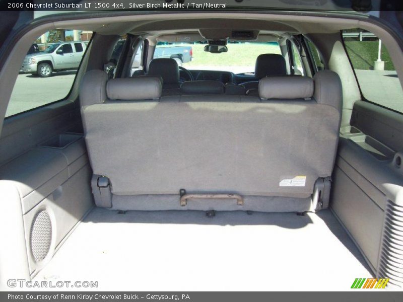  2006 Suburban LT 1500 4x4 Trunk
