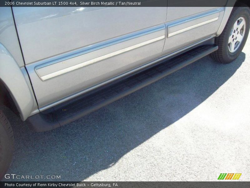 Silver Birch Metallic / Tan/Neutral 2006 Chevrolet Suburban LT 1500 4x4