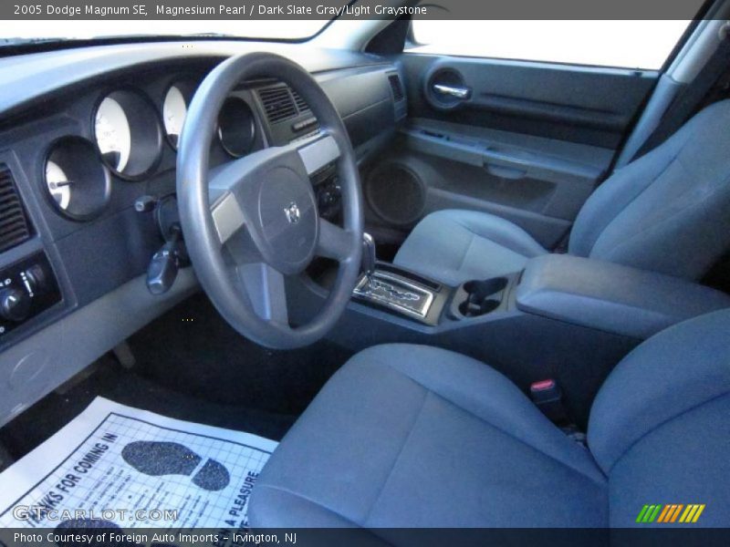 Magnesium Pearl / Dark Slate Gray/Light Graystone 2005 Dodge Magnum SE