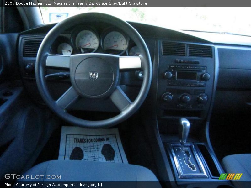 Magnesium Pearl / Dark Slate Gray/Light Graystone 2005 Dodge Magnum SE