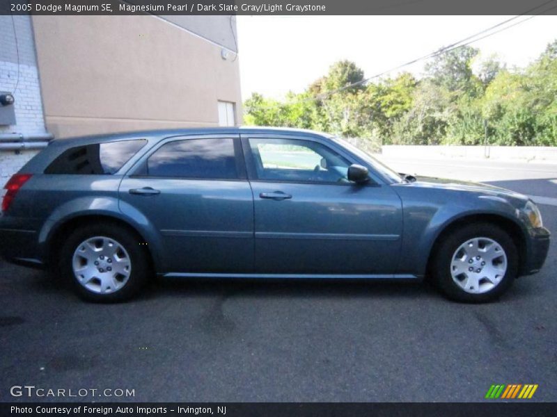 Magnesium Pearl / Dark Slate Gray/Light Graystone 2005 Dodge Magnum SE