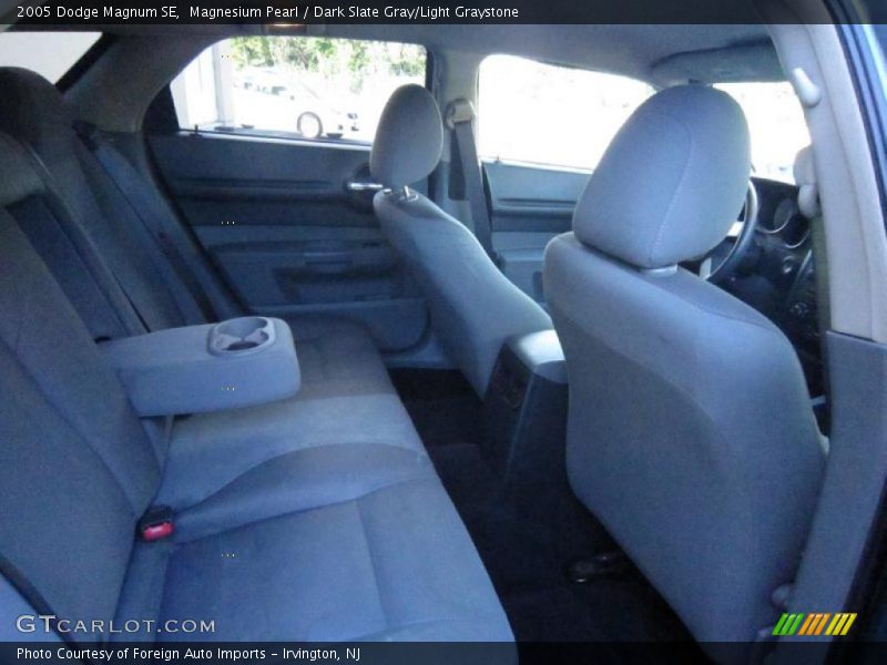 Magnesium Pearl / Dark Slate Gray/Light Graystone 2005 Dodge Magnum SE
