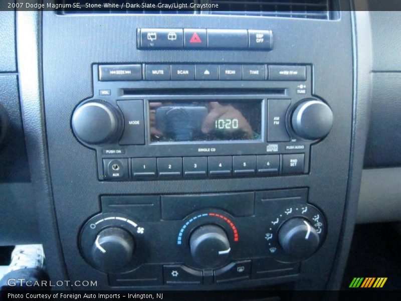 Stone White / Dark Slate Gray/Light Graystone 2007 Dodge Magnum SE