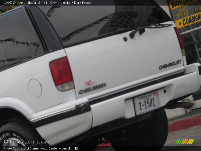 Olympic White / Dark Pewter 1997 Chevrolet Blazer LS 4x4